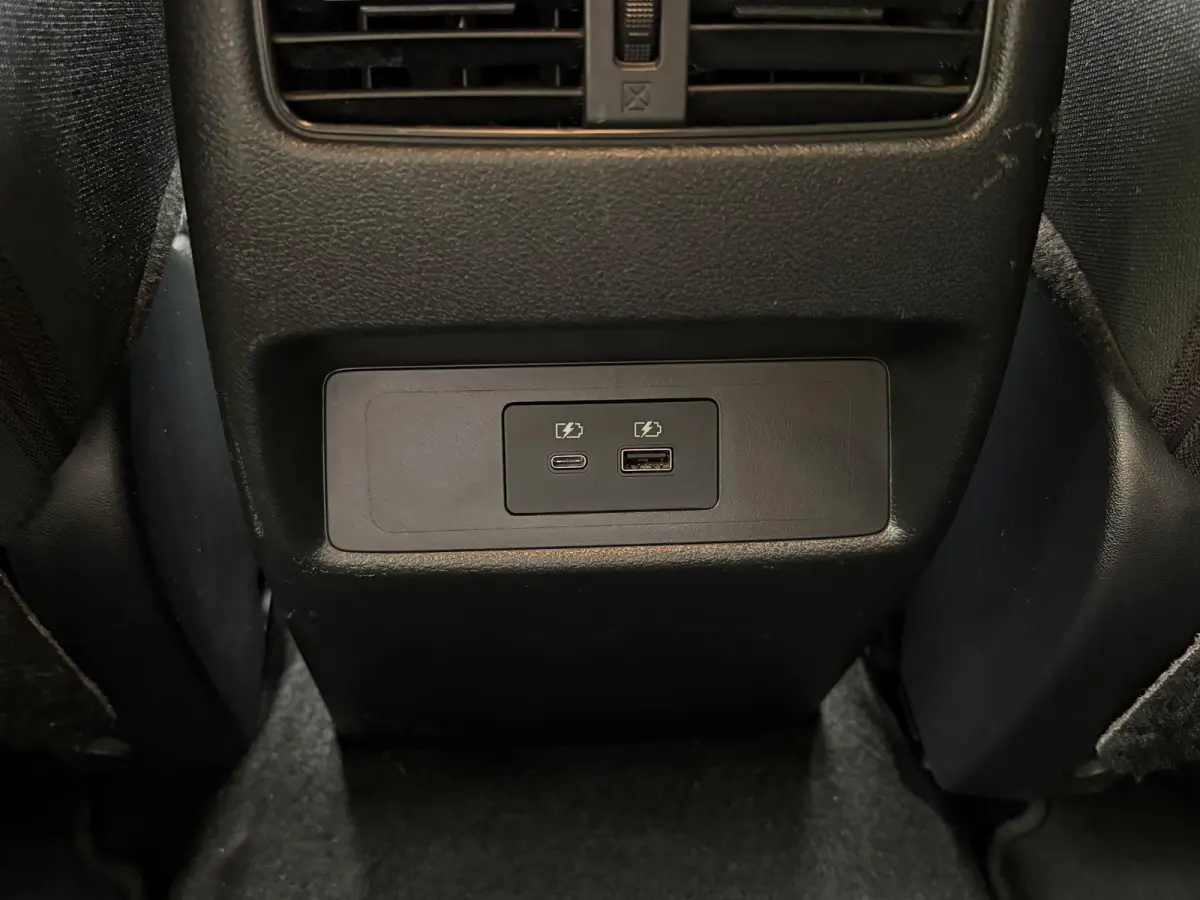 1.5 e-Power N-Connecta / Navigatie / 360 Camera / Dodehoek Detectie / Apple Carplay/Android Auto / Adaptieve Cruise / Clima / DAB /