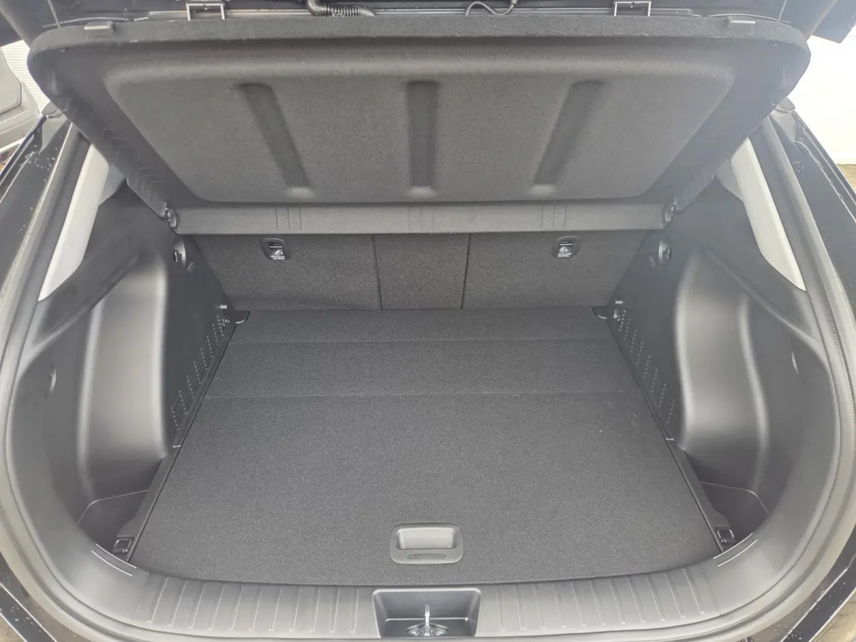 1.6 GDI HEV Comfort Plus ** Nieuw uit voorraad leverbaar **