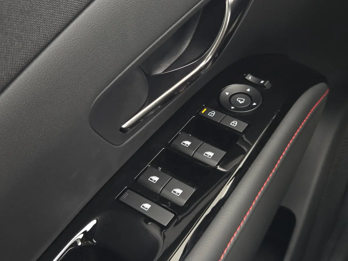 1.6 T-GDI PHEV N Line Sky ** Nieuw uit voorraad leverbaar ** / Stoel & Stuur Verwarming / Krell Audio / Achteruitrij Camera / Navigatie / Keyless /
