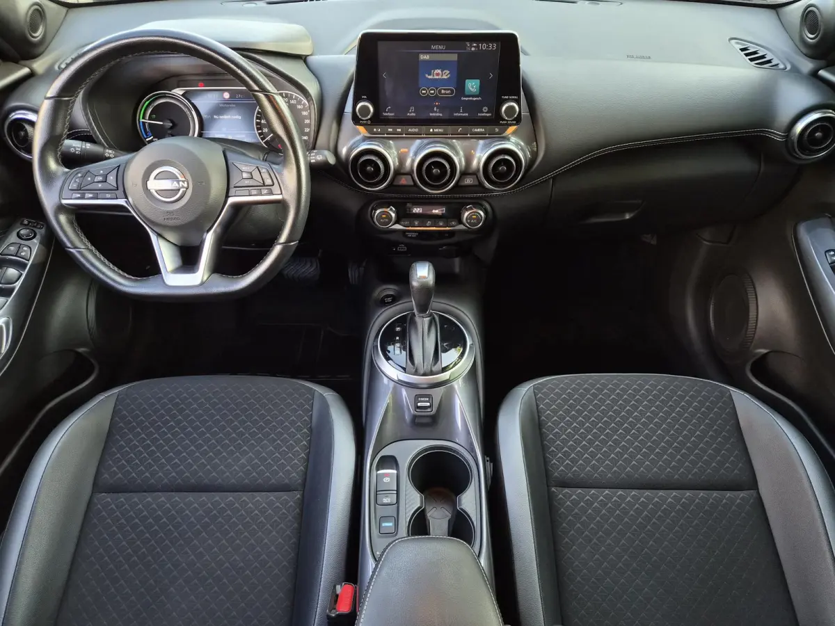 1.6 Hybrid N-Connecta / Fabrieksgarantie tot 03-2027 / Dealer onderhouden / Cruise control / Navigatie via Apple Carplay Android Auto / Achteruitrijcamera / Parkeersensoren voor en achter / 