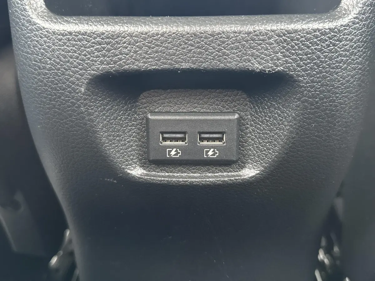 1.3 DIG-T N-Connecta / 360 camera  / Trekhaak (  1500 kg ) / Airco (automatisch) / Apple Carplay/Android Auto /