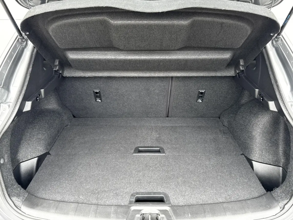 1.3 DIG-T N-Connecta / 360 camera  / Trekhaak (  1500 kg ) / Airco (automatisch) / Apple Carplay/Android Auto /