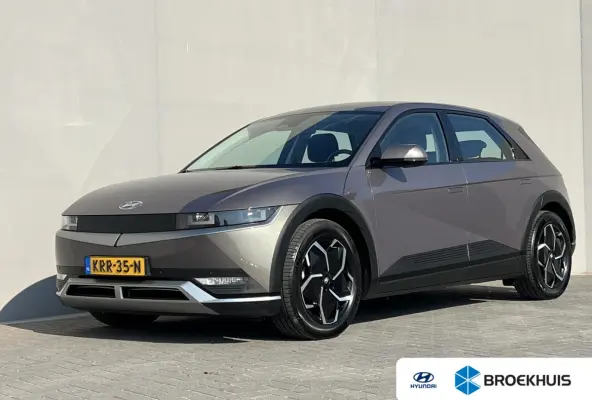 Style 73kWh / Dealer onderhouden / Accu SoH 100 % / Fabrieksgarantie tot 05-2027 / WLTP 481 km stad 686 km / CCS snel laden / warmtepomp / 1.600 kg trekgewicht / Stuur- en stoelverwarming / 