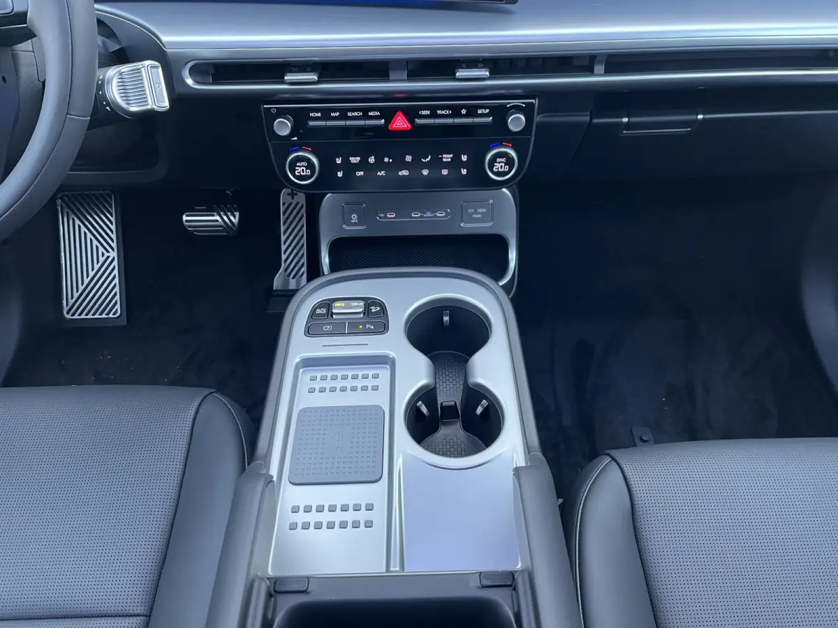 Lounge AWD 7p. 110.3 kWh | Nieuw uit voorraad leverbaar
