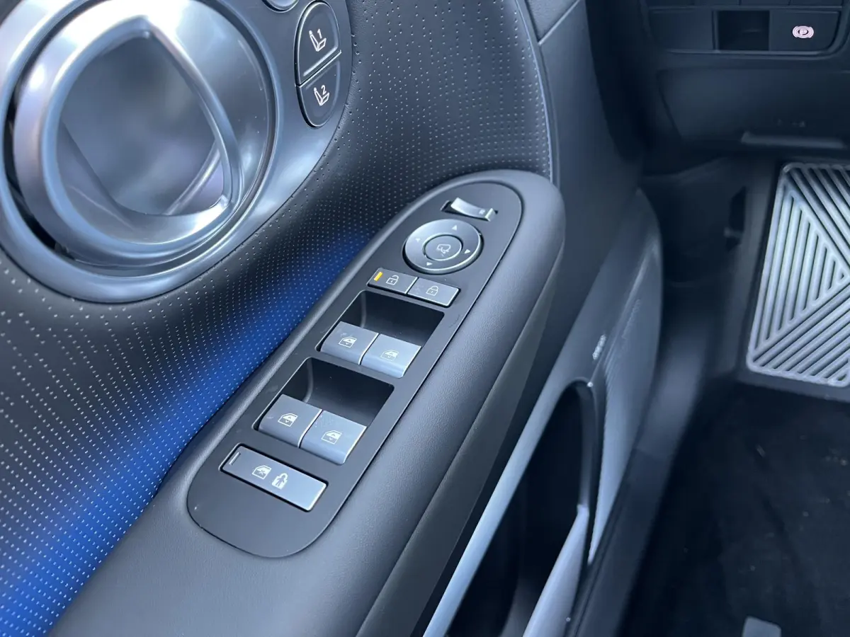 Lounge AWD 7p. 110.3 kWh | Nieuw uit voorraad leverbaar