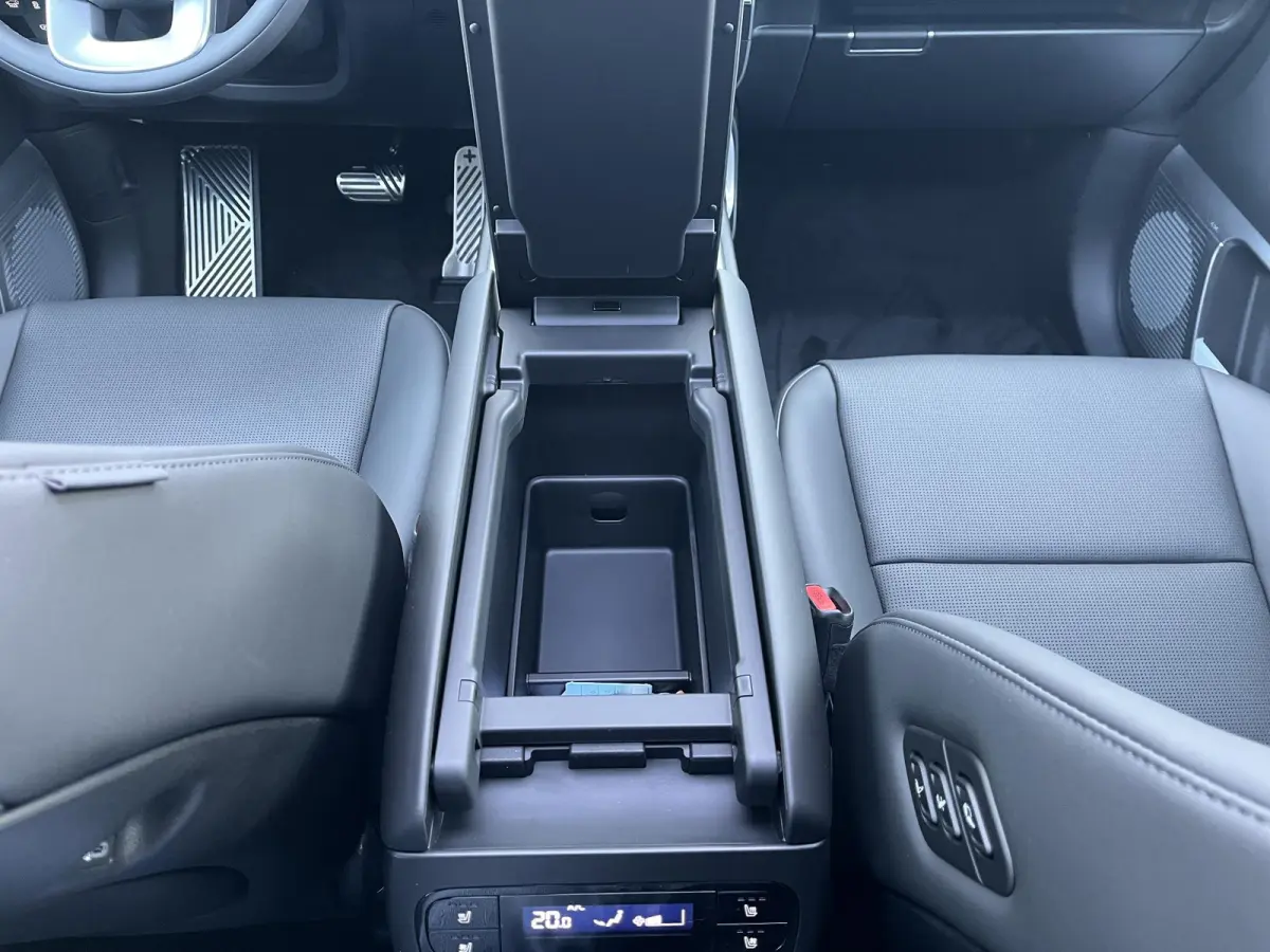 Lounge AWD 7p. 110.3 kWh | Nieuw uit voorraad leverbaar