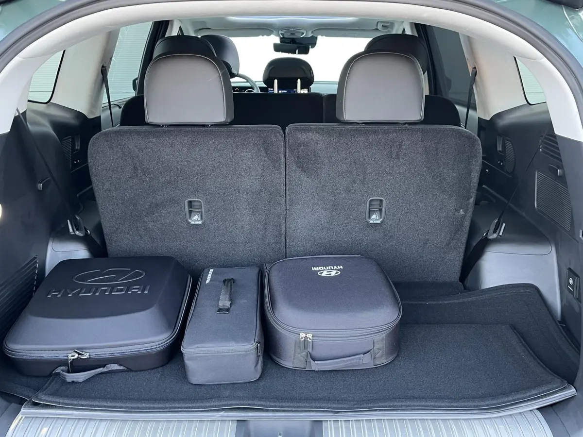 Lounge AWD 7p. 110.3 kWh | Nieuw uit voorraad leverbaar