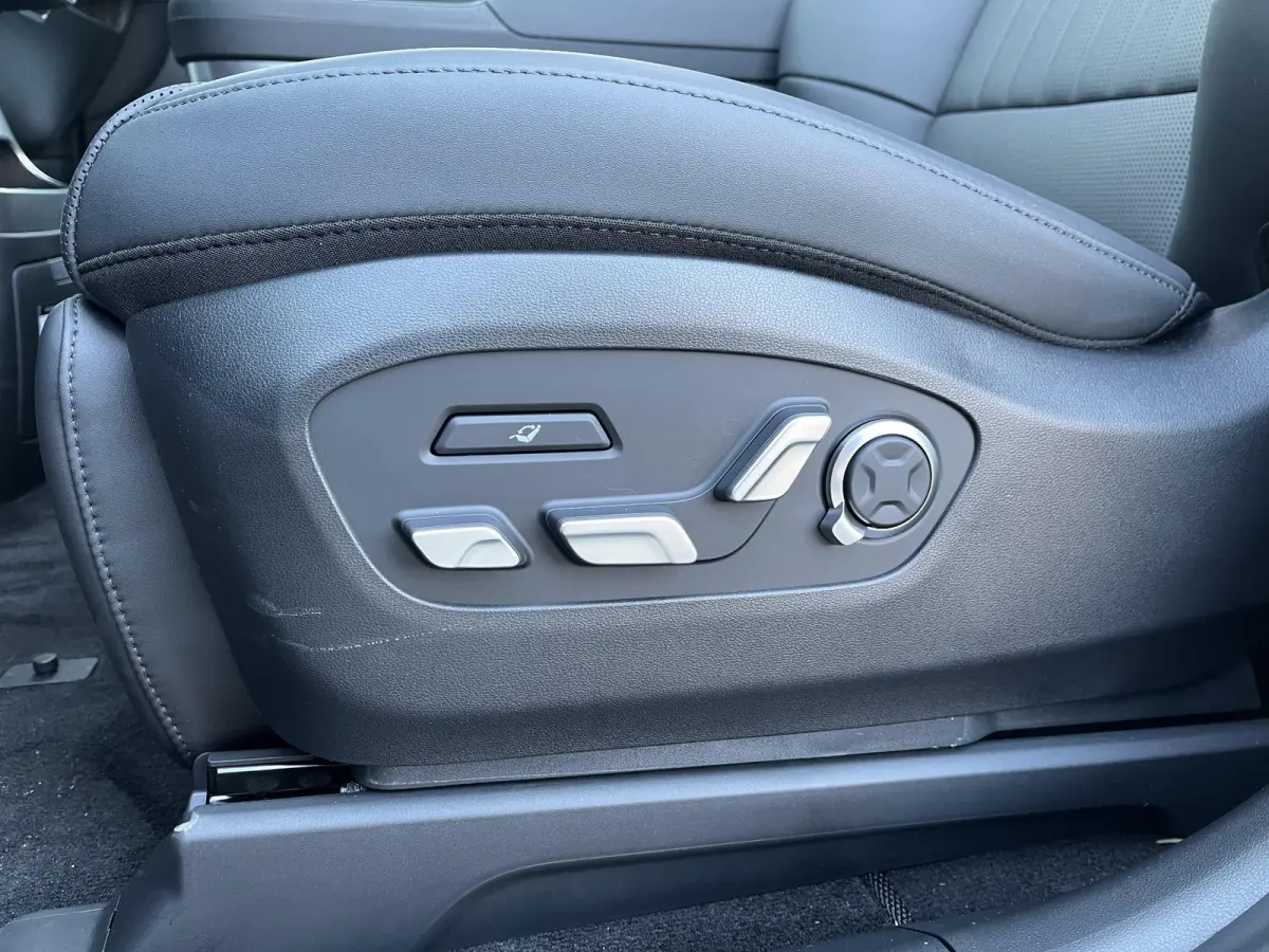 Lounge AWD 7p. 110.3 kWh | Nieuw uit voorraad leverbaar