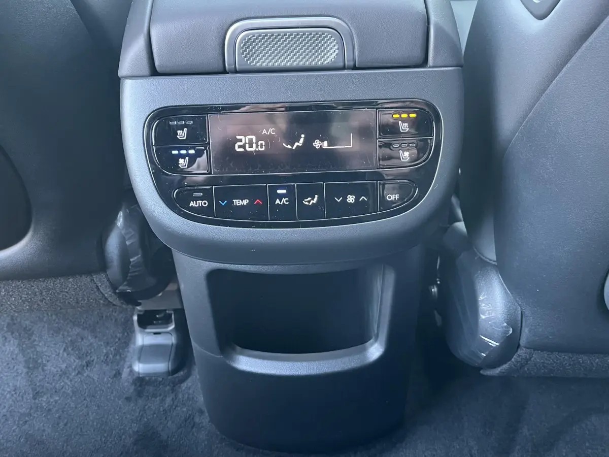 Lounge AWD 7p. 110.3 kWh | Nieuw uit voorraad leverbaar
