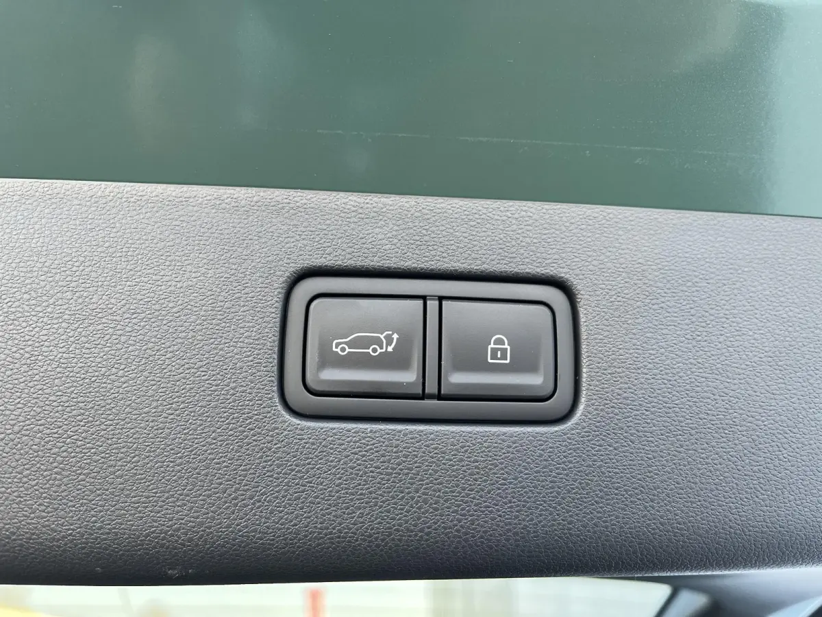 Lounge AWD 7p. 110.3 kWh | Nieuw uit voorraad leverbaar