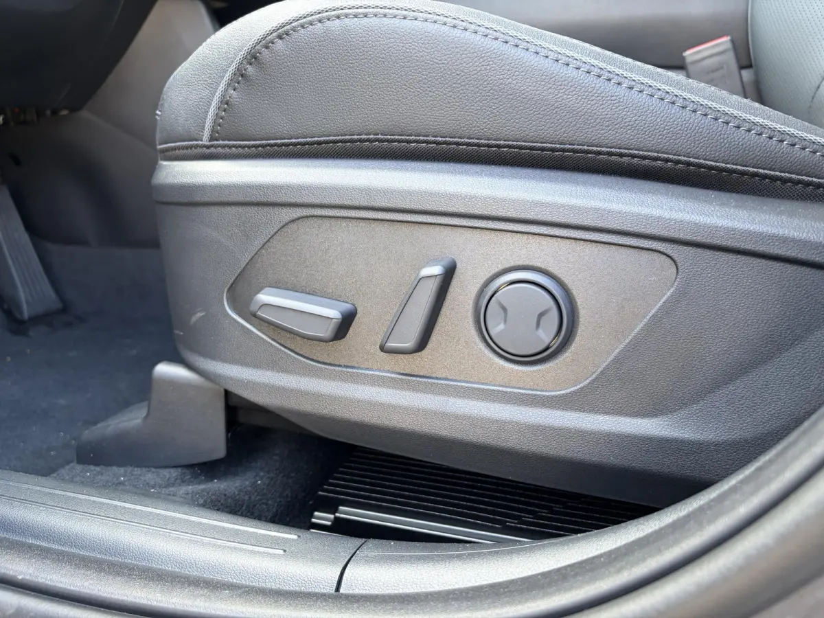 1.6 T-GDI PHEV Premium ** Nieuw uit voorraad leverbaar **