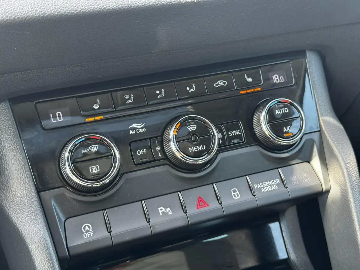 1.5 TSI ACT Style Business / Navigatie + Apple Carplay/Android Auto / Elek. Schuif-/Kanteldak / Cruise Control / Keyless Entry & Start