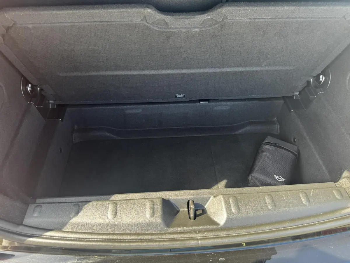 1.5 Cooper Pepper Serious Business / Stoelverwarming voor / Navigatie / Parkeersensoren achter / Panorama Dak /  Airco Climate Control
