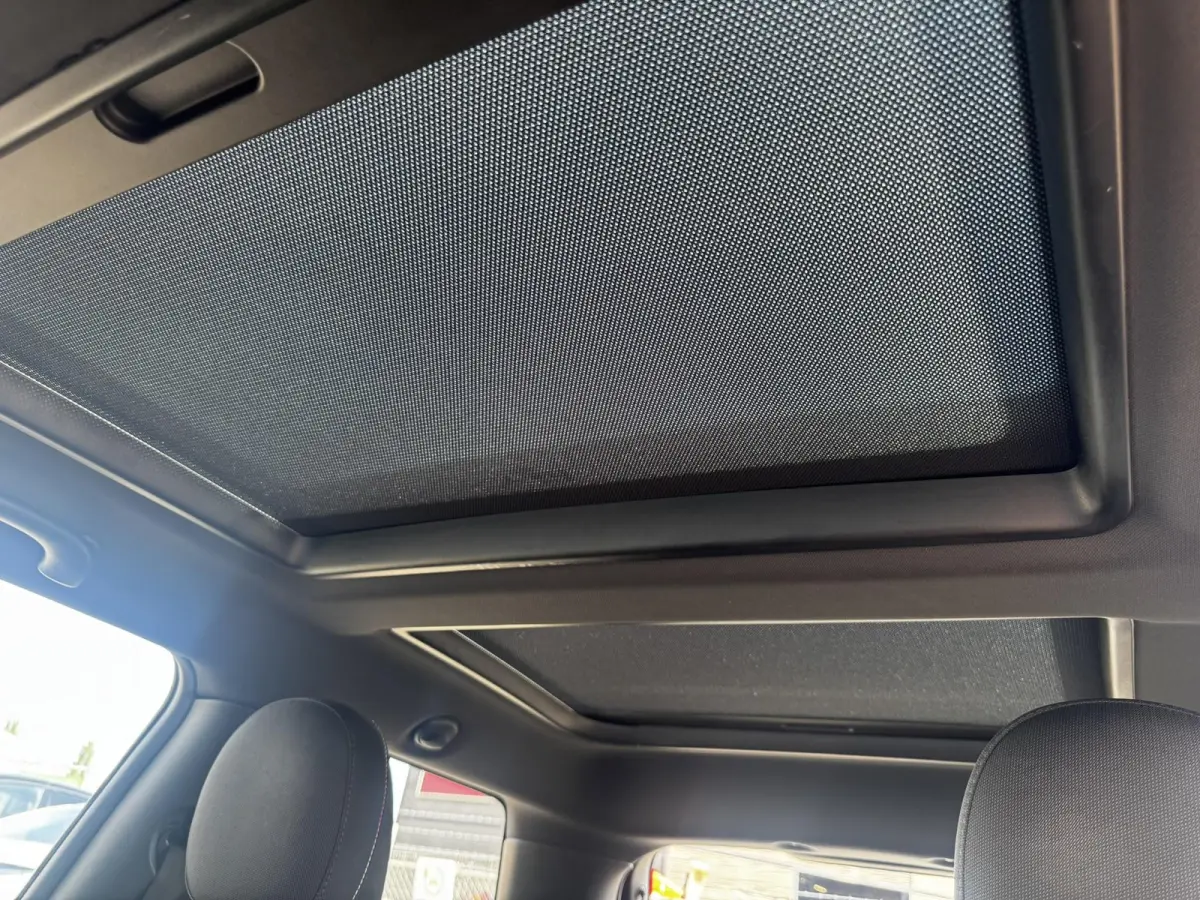 1.5 Cooper Pepper Serious Business / Stoelverwarming voor / Navigatie / Parkeersensoren achter / Panorama Dak /  Airco Climate Control