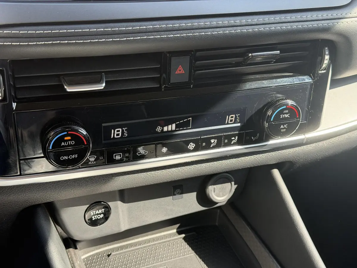 1.5 e-Power N-Connecta / Panoramadak / Facelift / Navigatie / 360 Camera / Dodehoek Detectie /  Apple Carplay& Android Auto / Adaptieve Cruise / Clima / DAB /