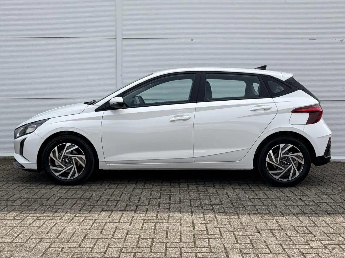 1.0 T-GDI Comfort Nieuw uit voorraad leverbaar | 16-inch lichtmetalen velgen | Achteruitrijcamera | Apple Carplay/Android Auto