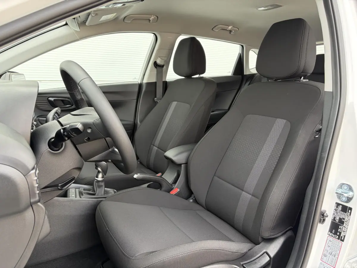 1.0 T-GDI Comfort Nieuw uit voorraad leverbaar | 16-inch lichtmetalen velgen | Achteruitrijcamera | Apple Carplay/Android Auto