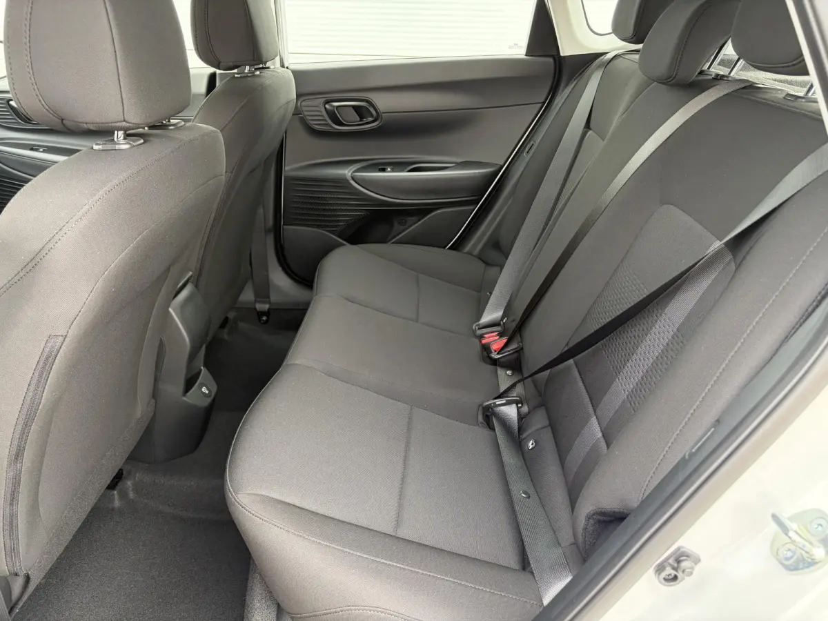 1.0 T-GDI Comfort Nieuw uit voorraad leverbaar | 16-inch lichtmetalen velgen | Achteruitrijcamera | Apple Carplay/Android Auto