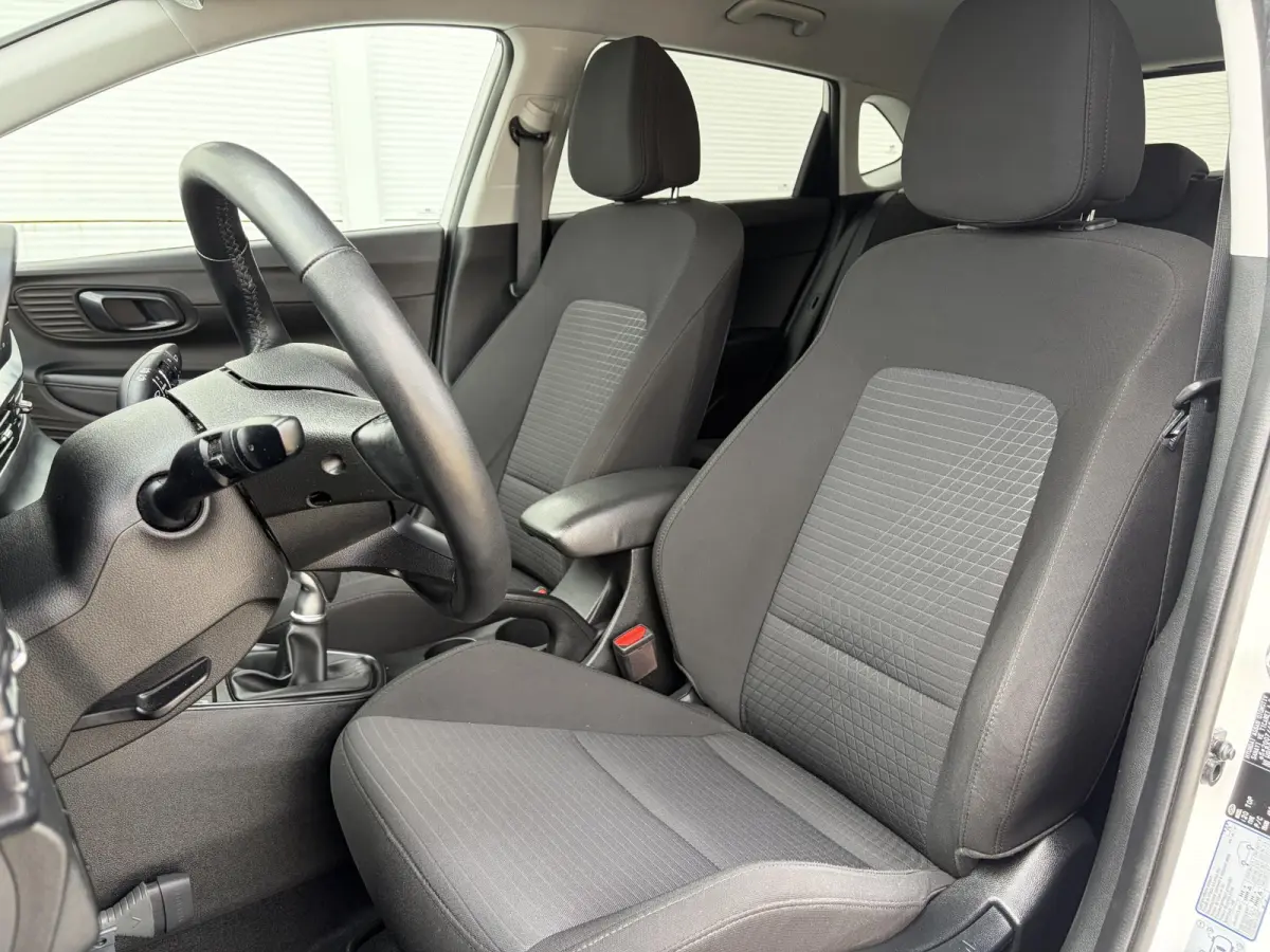 1.0 T-GDI Premium / Trekhaak ( 1110 kg ) / Achteruitrijcamera / Parkeersensoren v/a / voorstoelen verwarmd /