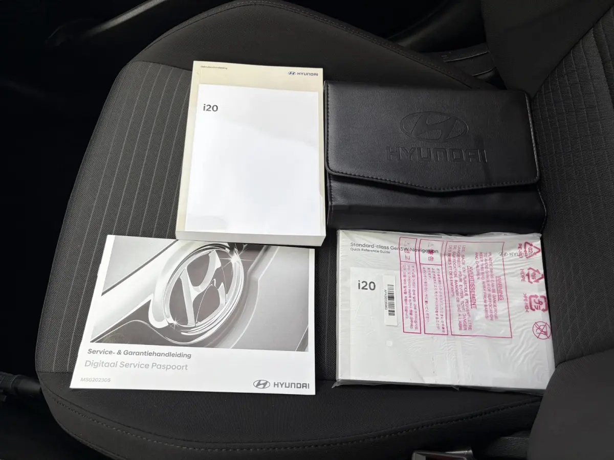 1.0 T-GDI Premium / Trekhaak ( 1110 kg ) / Achteruitrijcamera / Parkeersensoren v/a / voorstoelen verwarmd /