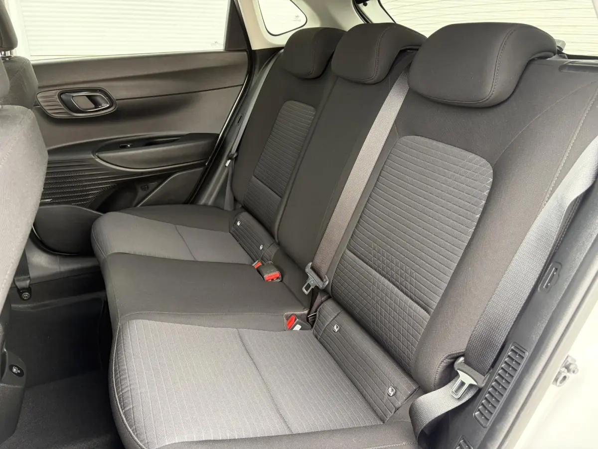 1.0 T-GDI Premium / Trekhaak ( 1110 kg ) / Achteruitrijcamera / Parkeersensoren v/a / voorstoelen verwarmd /