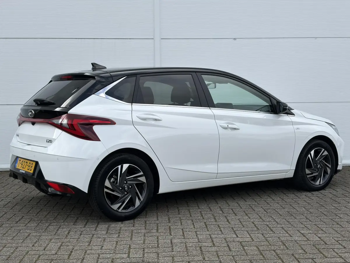 1.0 T-GDI Premium / Trekhaak ( 1110 kg ) / Achteruitrijcamera / Parkeersensoren v/a / voorstoelen verwarmd /