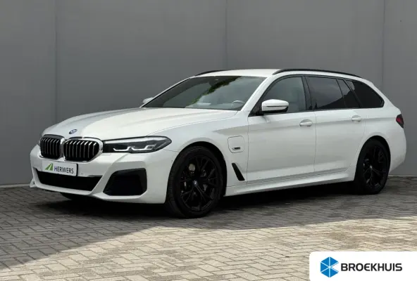 530e High Executive INDIVIDUAL / Dealer Onderhouden / Harman Kardon / 1.700 kg Trekgewicht / Elektrische Verstelbare Stoelen / Stoelverwarming / Parkeersensoren Voor en Achter / Elek. Achter