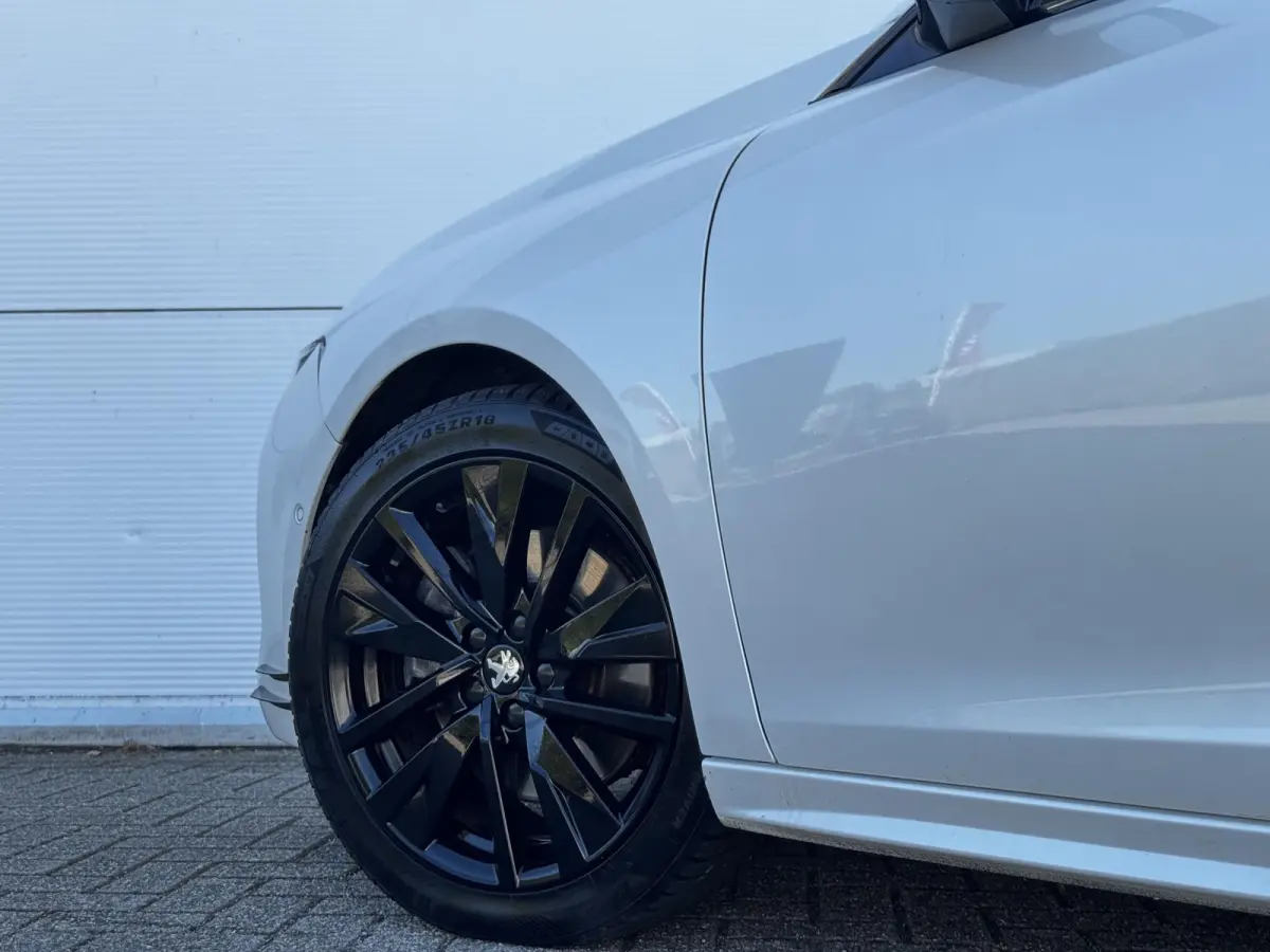 1.6 HYbrid GT / Panoramadak / Adaptief Cruise Control / Elektrische Voorstoelen Met Massage&Geheugen / Dode Hoek Detectie / 360 Camera