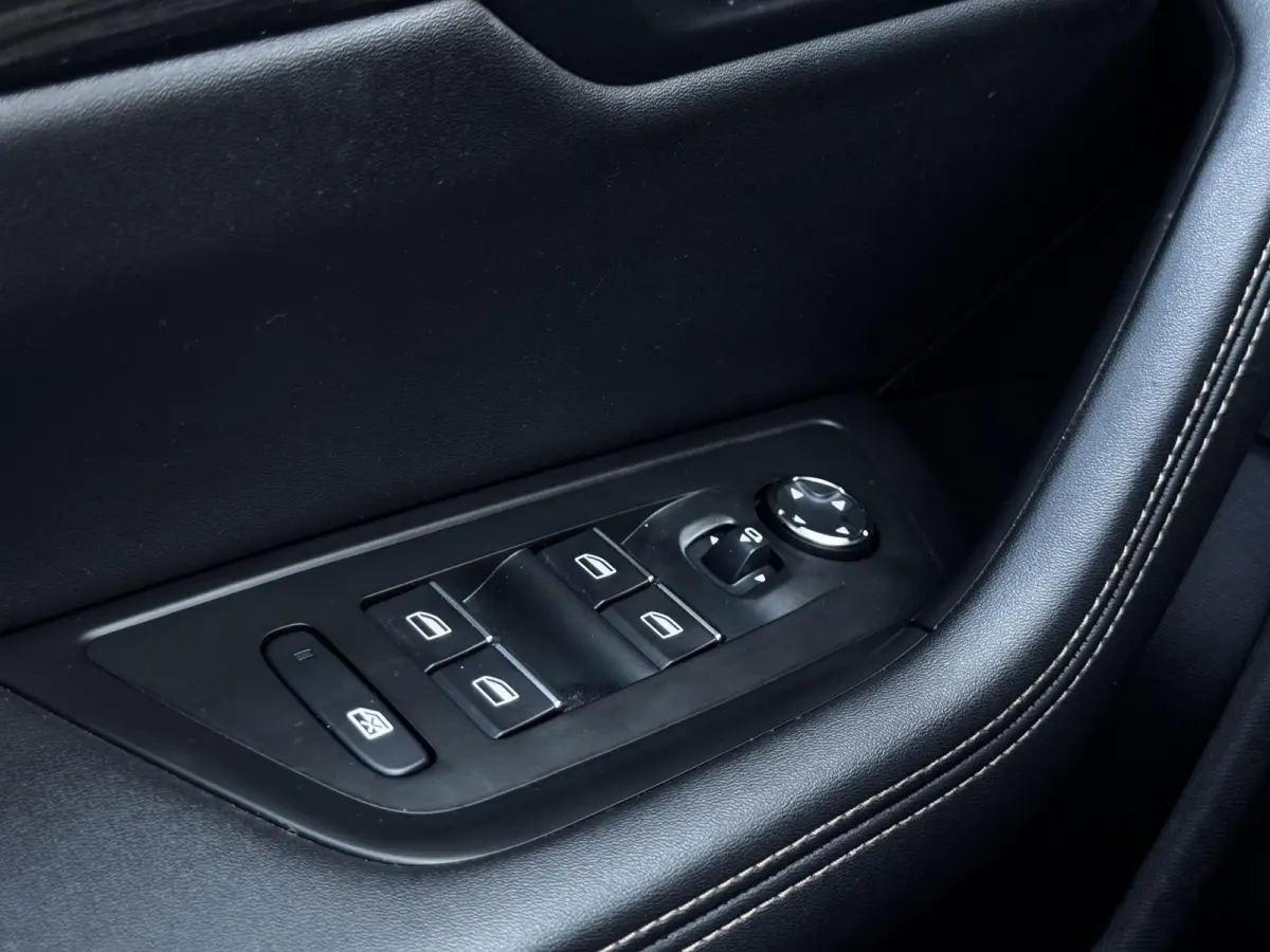1.6 HYbrid GT / Panoramadak / Adaptief Cruise Control / Elektrische Voorstoelen Met Massage&Geheugen / Dode Hoek Detectie / 360 Camera