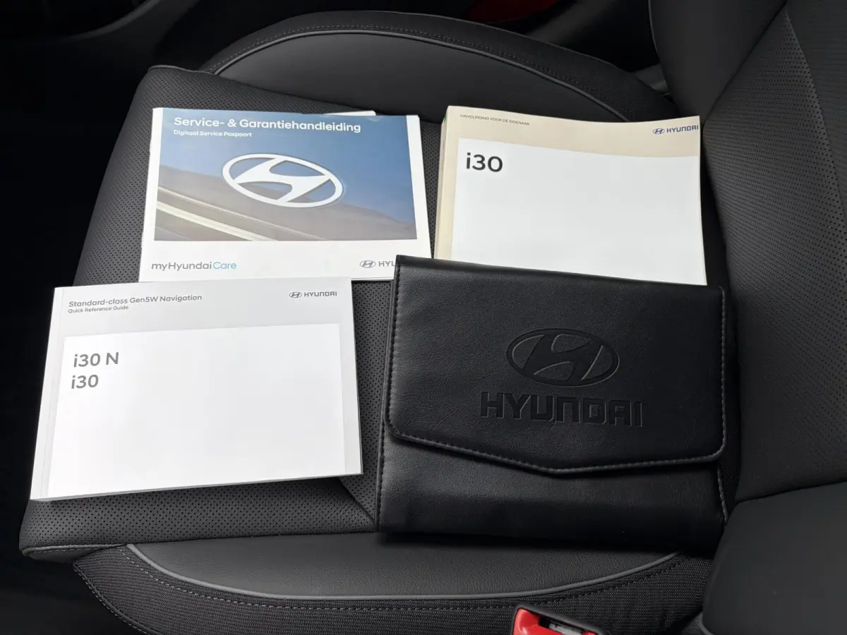 1.6 T-GDi Premium ** Nu met € 4.000 Voordeel ** Nieuw uit voorraad leverbaar **