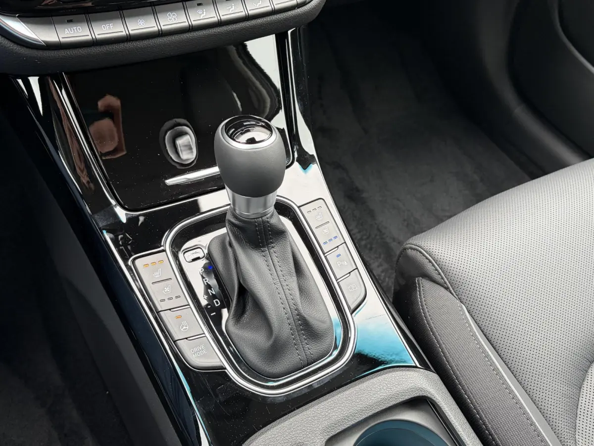 1.6 T-GDi Premium ** Nu met € 4.000 Voordeel ** Nieuw uit voorraad leverbaar **