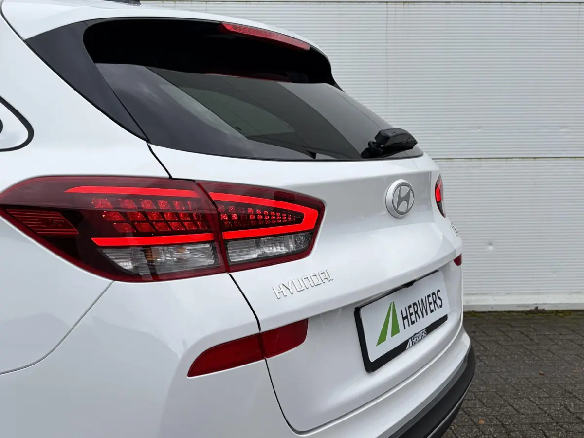 1.6 T-GDi Premium ** Nu met € 4.000 Voordeel ** Nieuw uit voorraad leverbaar **
