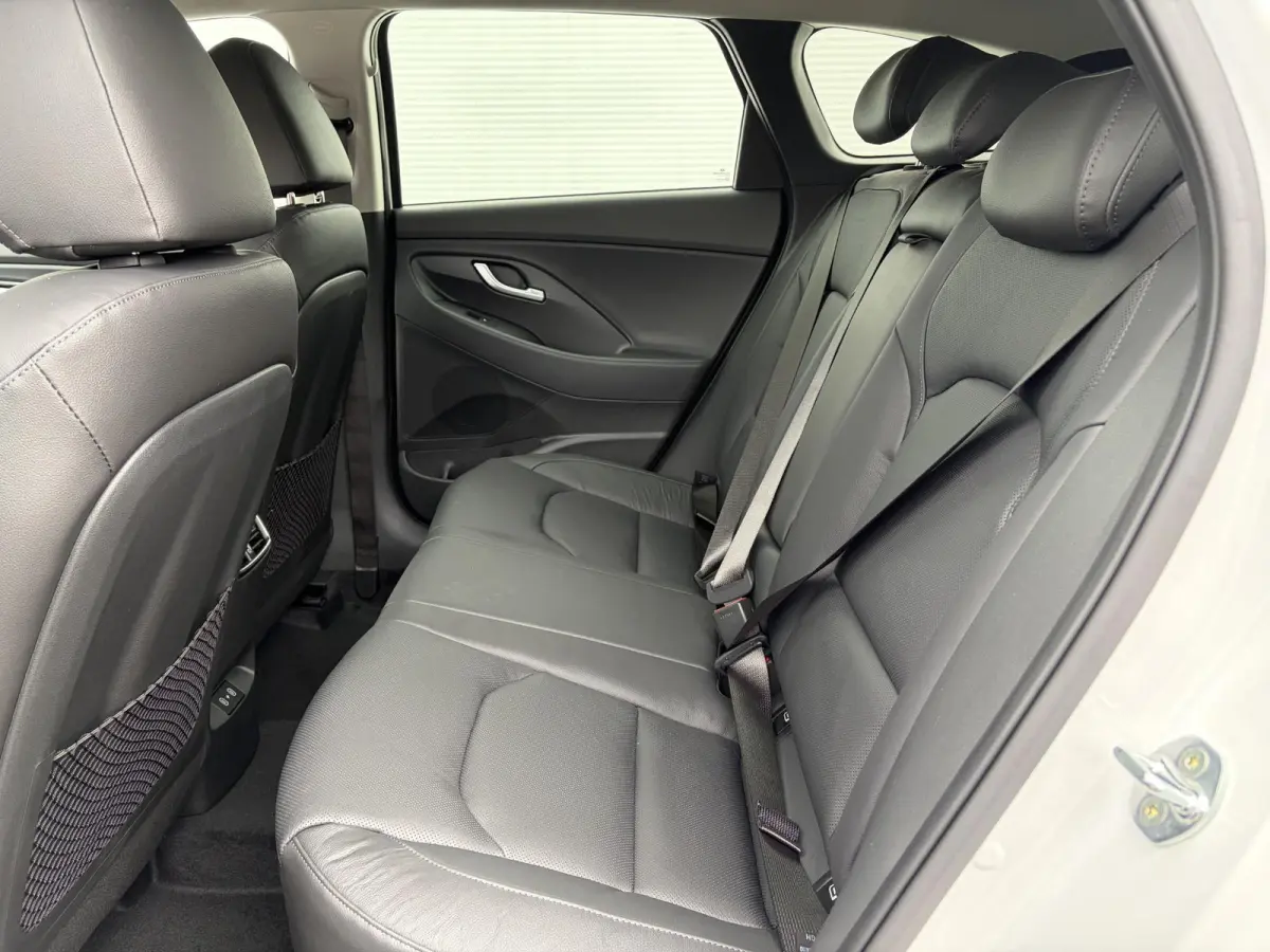 1.6 T-GDi Premium ** Nu met € 4.000 Voordeel ** Nieuw uit voorraad leverbaar **