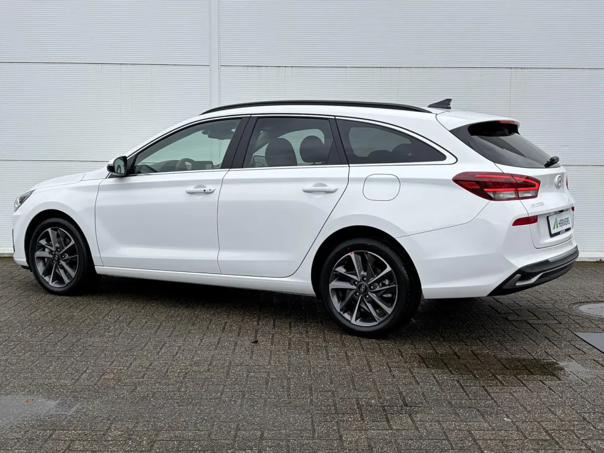 1.6 T-GDi Premium ** Nu met € 4.000 Voordeel ** Nieuw uit voorraad leverbaar **