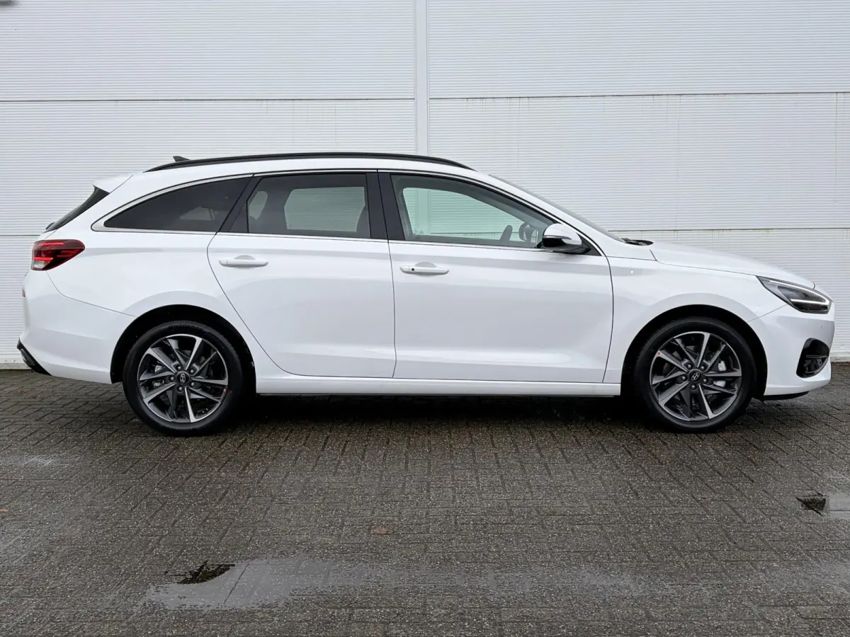 1.6 T-GDi Premium ** Nu met € 4.000 Voordeel ** Nieuw uit voorraad leverbaar **