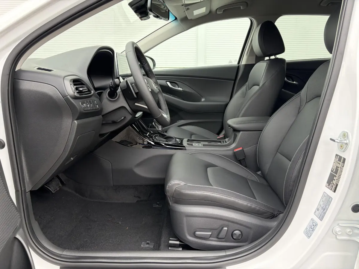 1.6 T-GDi Premium ** Nu met € 4.000 Voordeel ** Nieuw uit voorraad leverbaar **
