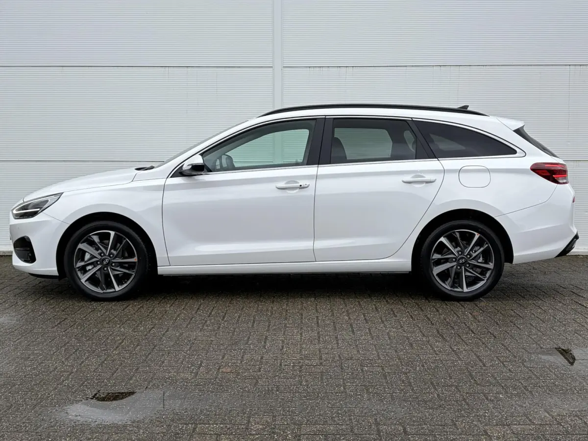 1.6 T-GDi Premium ** Nu met € 4.000 Voordeel ** Nieuw uit voorraad leverbaar **