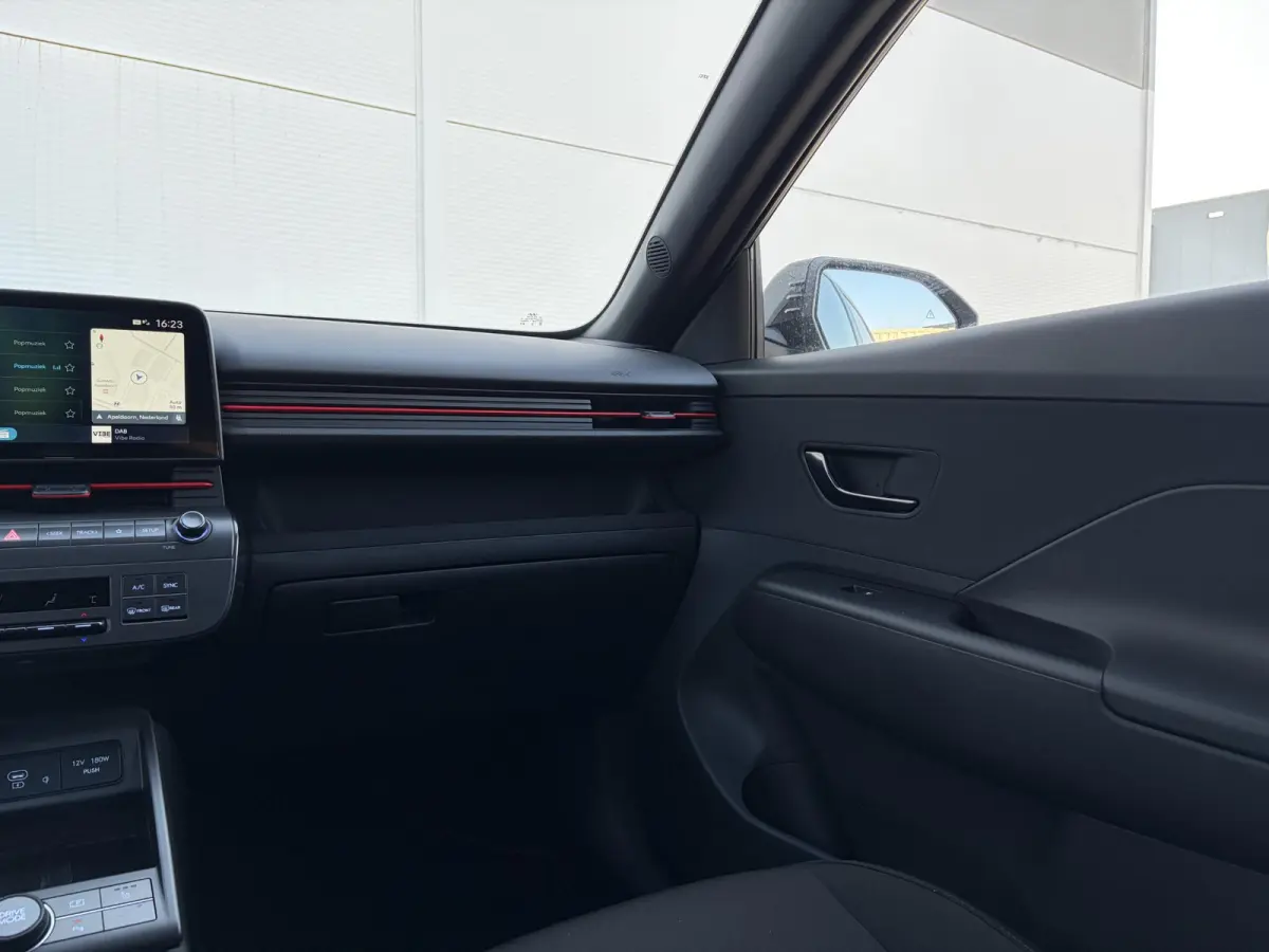 N Line Business 64.8 kWh / Adaptieve Cruise Control / Apple Carplay/Android Auto / Navigatie / Achteruitrijcamera / DAB / Climate Control /