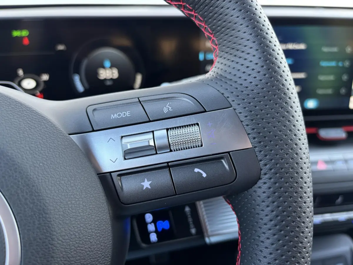N Line Business 64.8 kWh / Adaptieve Cruise Control / Apple Carplay/Android Auto / Navigatie / Achteruitrijcamera / DAB / Climate Control /