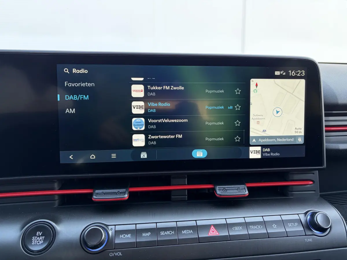 N Line Business 64.8 kWh / Adaptieve Cruise Control / Apple Carplay/Android Auto / Navigatie / Achteruitrijcamera / DAB / Climate Control /