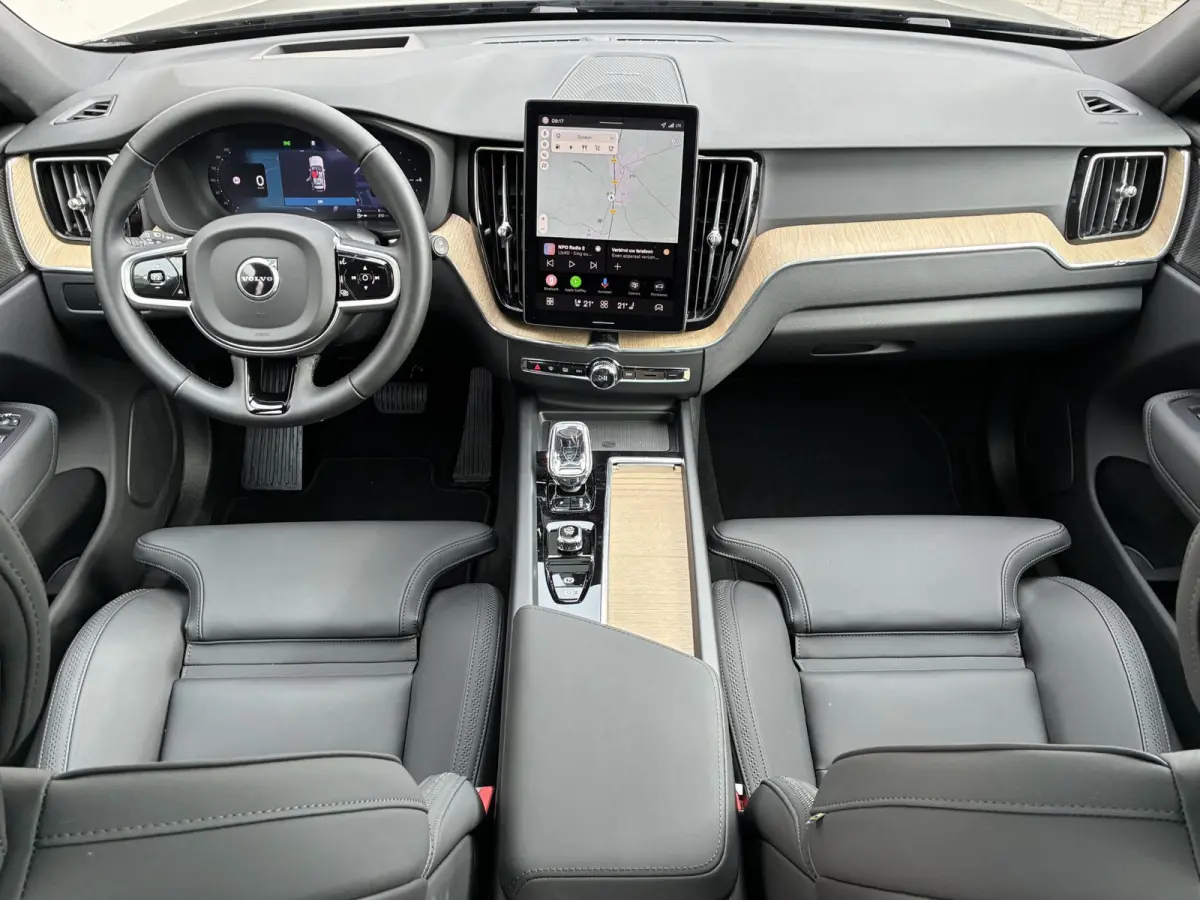2.0 T8 Plug-in hybrid AWD Ultra Bright / 12-2025 / Facelift / Schuif-/Kantel dak / All-Season banden 19 / Stoel-/Stuur-/Achterbankverwarming / Zeer Luxe /