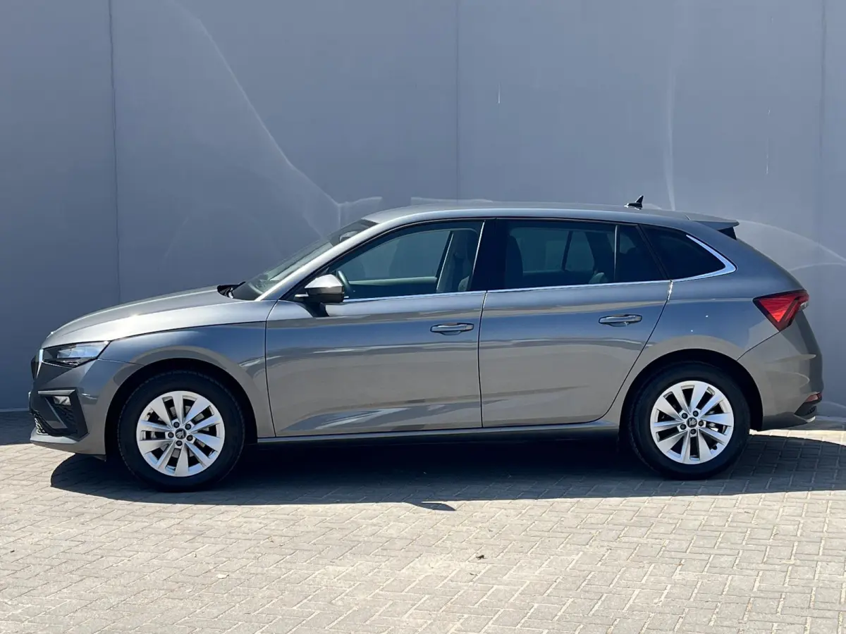 1.0 TSI Selection / Garantie tot 02-2029 tot 60.000km / Cruise Control / Camera / Navigatie via Apple Carplay Android / Climate Control / 16" LM wielen /