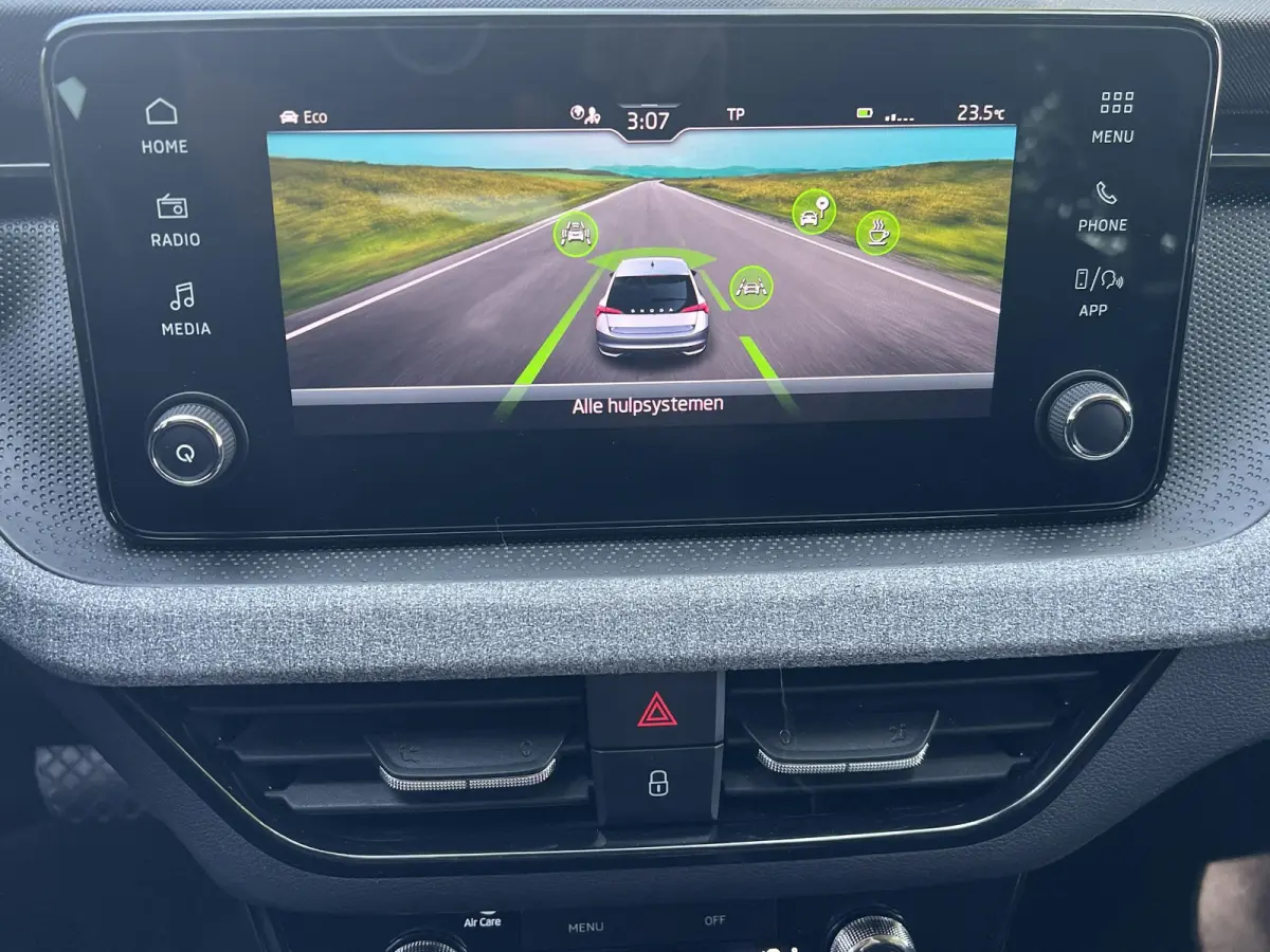 1.0 TSI Selection / Garantie tot 02-2029 tot 60.000km / Cruise Control / Camera / Navigatie via Apple Carplay Android / Climate Control / 16" LM wielen /