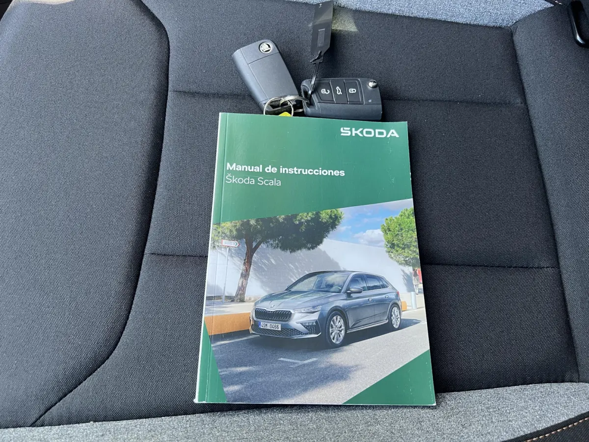 1.0 TSI Selection / Garantie tot 02-2029 tot 60.000km / Cruise Control / Camera / Navigatie via Apple Carplay Android / Climate Control / 16" LM wielen /
