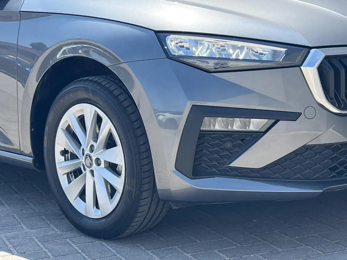 1.0 TSI Selection / Garantie tot 02-2029 tot 60.000km / Cruise Control / Camera / Navigatie via Apple Carplay Android / Climate Control / 16" LM wielen /