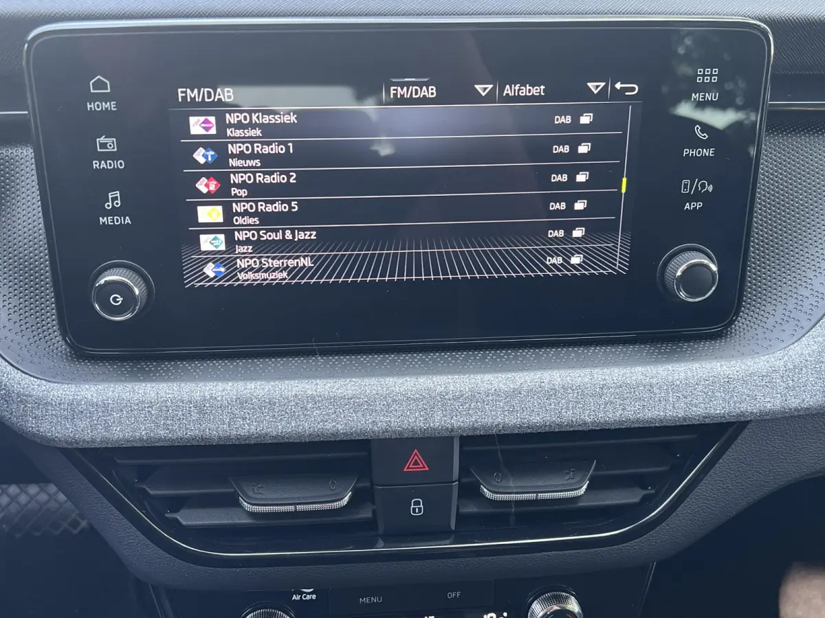 1.0 TSI Selection / Garantie tot 02-2029 tot 60.000km / Cruise Control / Camera / Navigatie via Apple Carplay Android / Climate Control / 16" LM wielen /