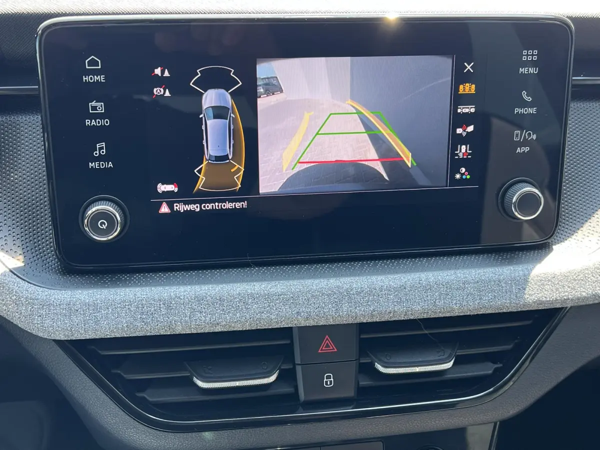 1.0 TSI Selection / Garantie tot 02-2029 tot 60.000km / Cruise Control / Camera / Navigatie via Apple Carplay Android / Climate Control / 16" LM wielen /