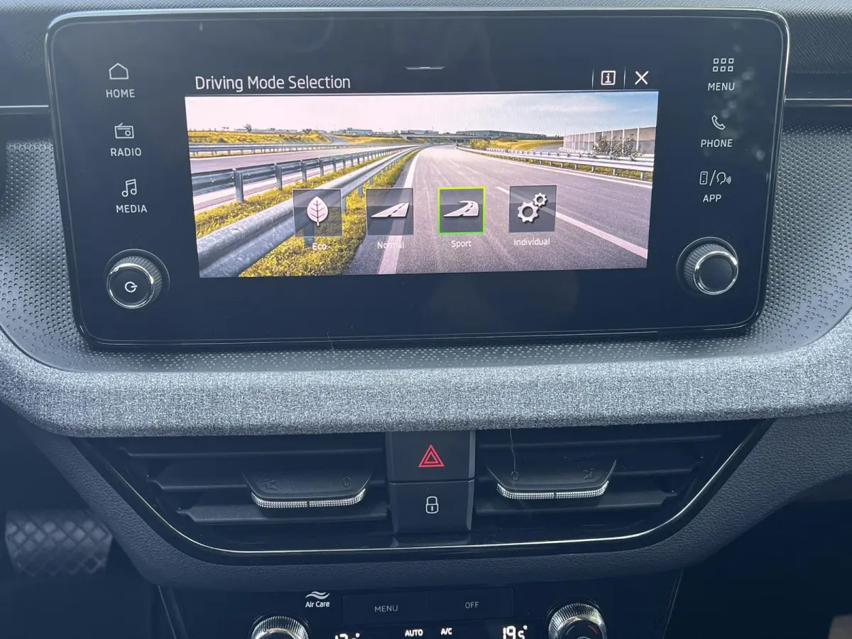 1.0 TSI Selection / Garantie tot 02-2029 tot 60.000km / Cruise Control / Camera / Navigatie via Apple Carplay Android / Climate Control / 16" LM wielen /