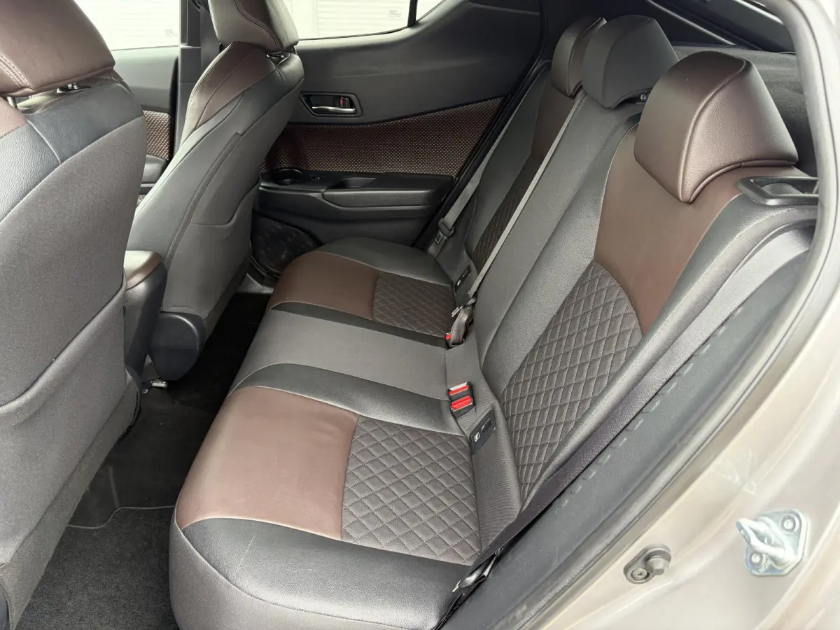 1.2 First Edition / Afn.Trekhaak (  1300 kg ) / Cruise control adaptief /  Navigatiesysteem / Leer /