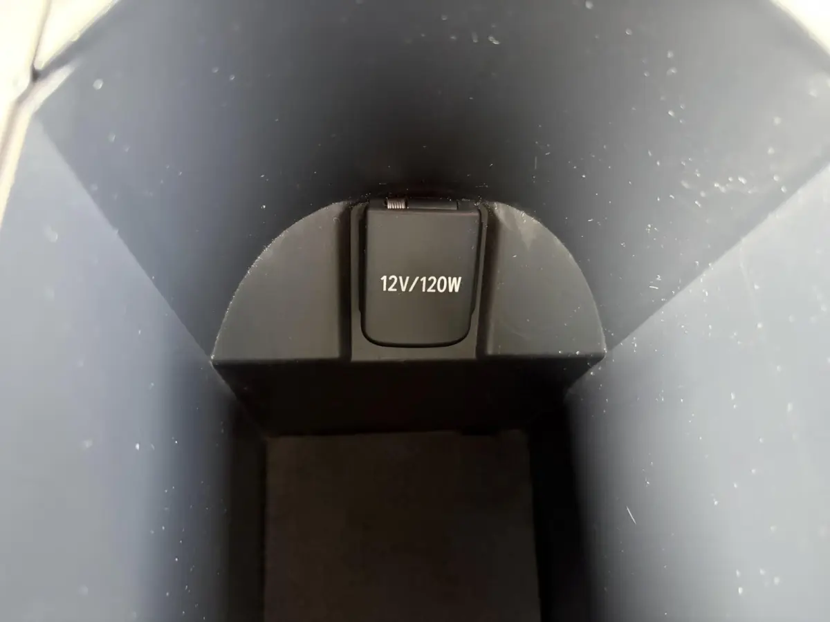 1.2 First Edition / Afn.Trekhaak (  1300 kg ) / Cruise control adaptief /  Navigatiesysteem / Leer /